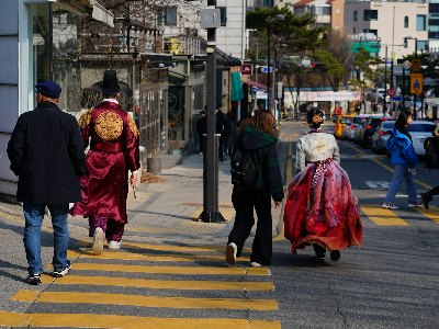 지하철역 공유 우산 대여함 설치