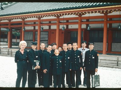 어르신 한글 학교 교재 지원