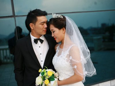 청년 커플의 작은 결혼식